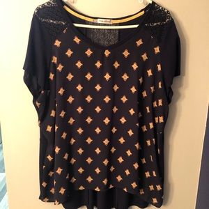 Navy short sleeved tee